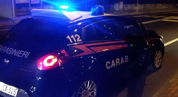 Lite con sparatoria nella notte, minacciati anche i carabinieri
