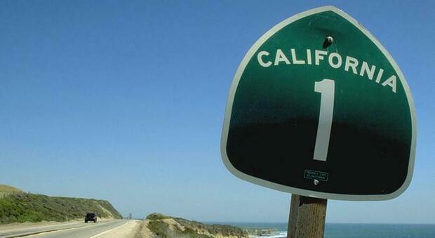 Una strada in California