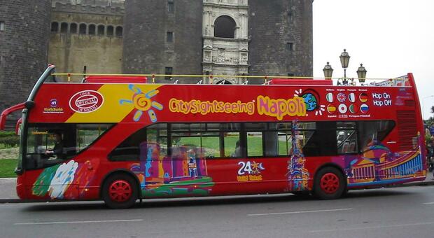 City Sightseeing Napoli, ripartono i bus con una corsa speciale per le famiglie ucraine