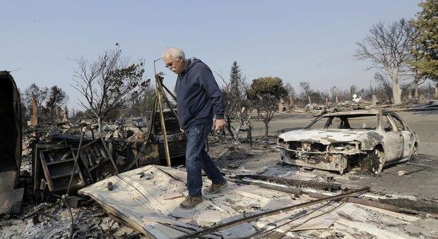 California, salgono a 21 i morti per l'incendio, oltre 500 i dispersi