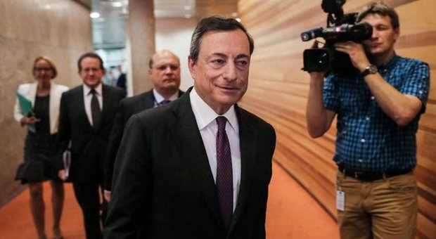 Bce, Draghi abbassa i tassi, più liquidità. Volano i mercati, gelo dei tedeschi