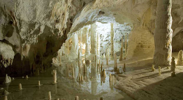 Alle Grotte di Frasassi il photowalk più grande d'Italia