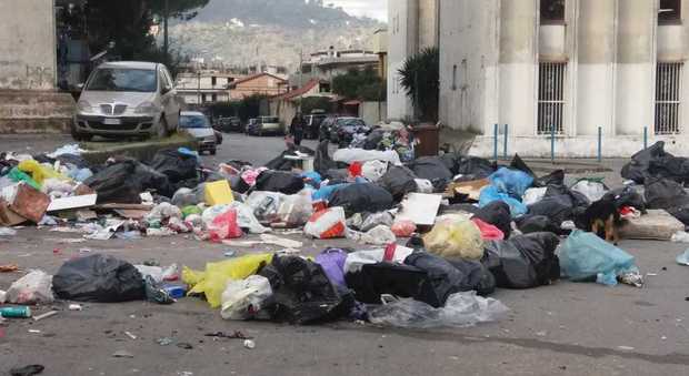 La rivolta delle periferie di Nocera: «I nostri quartieri come discariche»