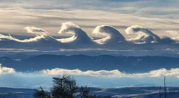 Nuvole di onde, l'incredibile fenomeno che ha impressionato gli osservatori del cielo: «Sono rarissime»