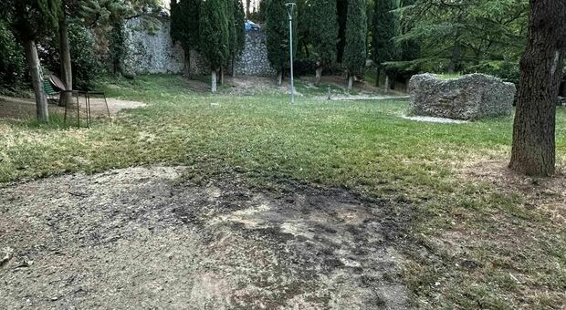 Il parco Sant'Anna a ridosso del centro di Perugia sotto scacco di ragazzini terribili