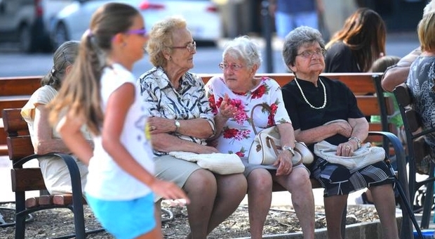Pensioni, oltre 7 milioni di famiglie salvati dall'assegno dei nonni