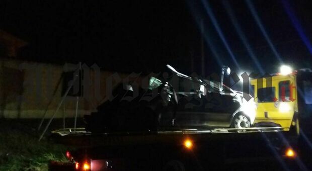 Ancora un incidente ad Aprilia, con l'auto contro un muro: morta ragazza di 20 anni