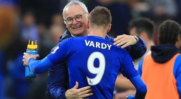 Claudio Ranieri, 64 anni, tecnico del Leicester, e Jamie Vardy, 29, attaccante delle Volpi
