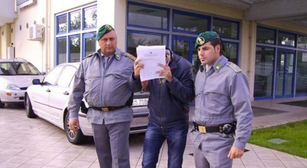 La truffa del Cnr: false consulenze da due milioni di euro, sei arresti a Napoli