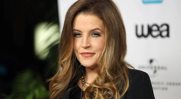 https://statics.cedscdn.it/photos/MED/49/16/8404916_09181519_lisa_marie_presley.jpg