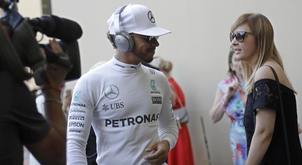 Formula 1, Hamilton in pole ad Abu Dhabi. La Ferrari di Raikkonen è quarta