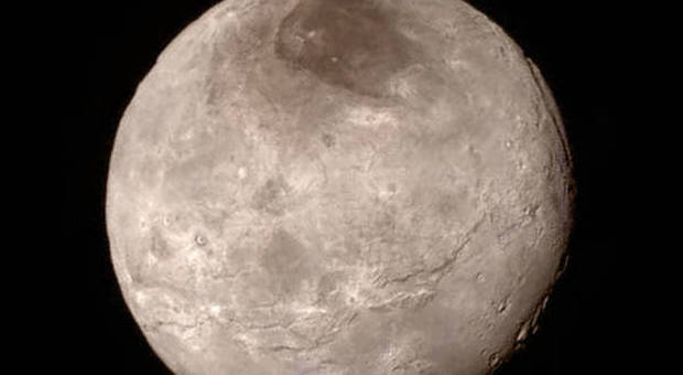 New Horizons arriva su Plutone e batte Rosetta: storia di una sfida stellare