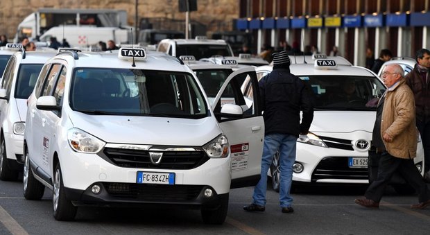 Taxi, intesa al ministero: protesta sospesa. Sciopero dei mezzi pubblici a Roma