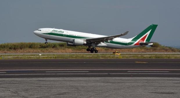 Compagnie aeree, allarme fallimento: Alitalia torna allo Stato