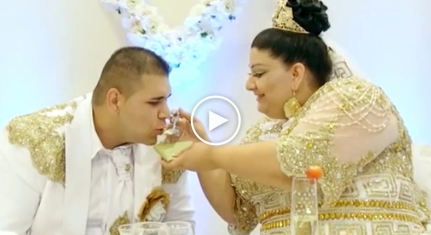 Matrimonio gitano super lusso: 4 giorni di festa, abito da 200mila euro. Il video è virale -Guarda