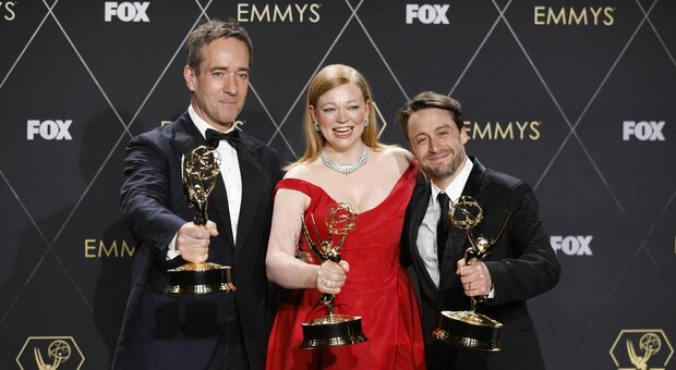 Emmy Awards, il trionfo di “Succession", “The Bear" e “Beef”: tutti i premi e le statuette