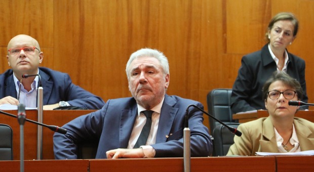 Panini: «58 parlamentari M5S contro il Comune di Napoli? Fa ridere»
