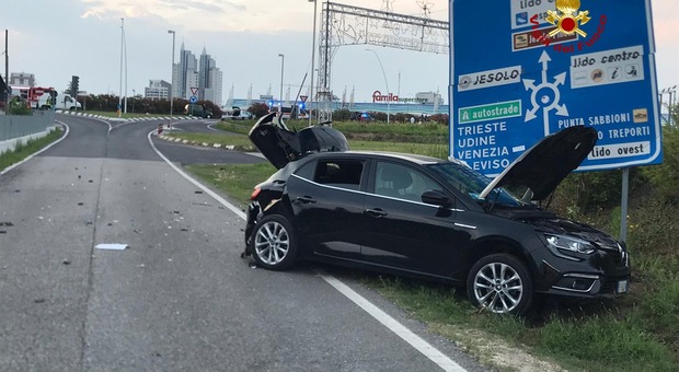 Scontro fra due auto a Jesolo: sei feriti, due finiscono in ospedale