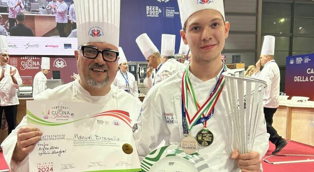Premio, medaglia d'oro ai Campionati della Cucina italiana di Rimini come «miglior studente» al 17enne Manuel Bresolin di Cavaso del Tomba