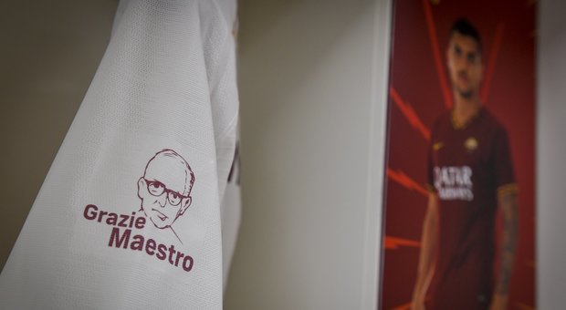La Roma omaggia Ennio Morricone con una patch sulla maglia: «Grazie maestro»