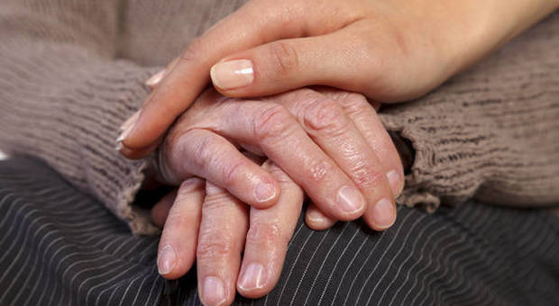 Scoperta nuova forma di demenza: «Più comune dell'Alzheimer». Ne soffre un anziano su quattro