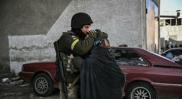 Ucraina, famiglia sterminata mentre fuggiva da Kiev, il padre unico sopravvissuto: «Ho saputo della loro morte da Twitter»
