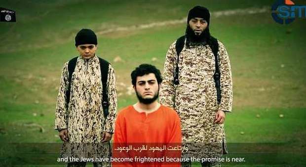 Isis, uomo e bimbo nel video choc sono francesi: l'adulto è già noto agli 007