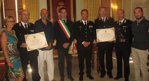 Potenza Picena, automobilista salvato Premiati due carabinieri coraggiosi