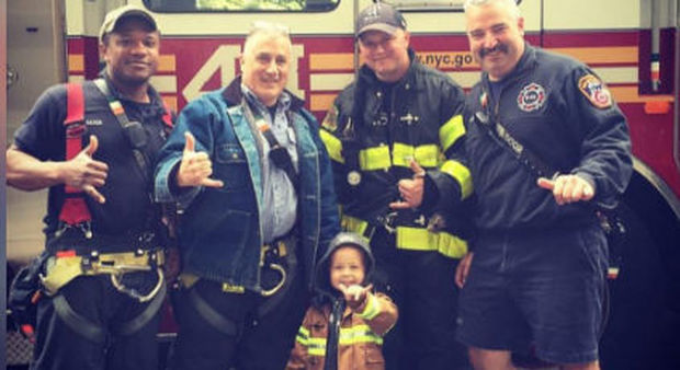 Muore a 3 anni per un cancro al cervello: "Sognava di fare il pompiere"