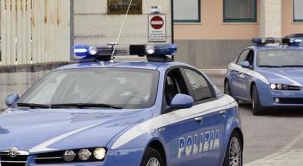 Perugia, armato di ombrello rapina una donna: siriano arrestato dalla polizia