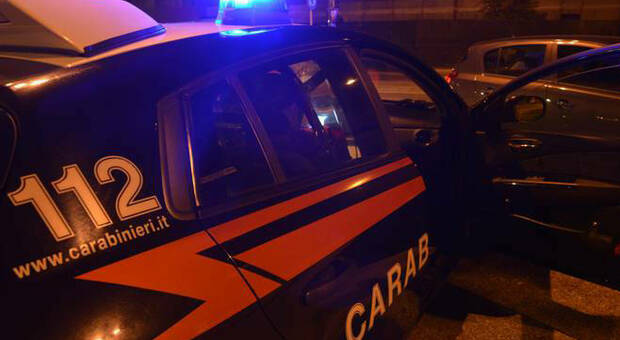 Roma, lite tra nigeriani per una donna: 23enne ferito al volto con un coccio di bottiglia