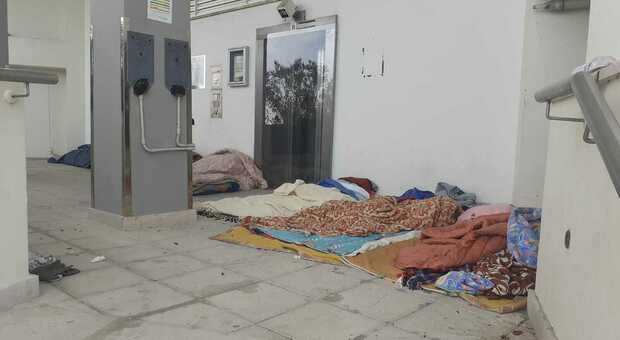 Febbre e inizio di ipotermia, drammatico soccorso al Passetto: due giovani senzatetto portati in ospedale
