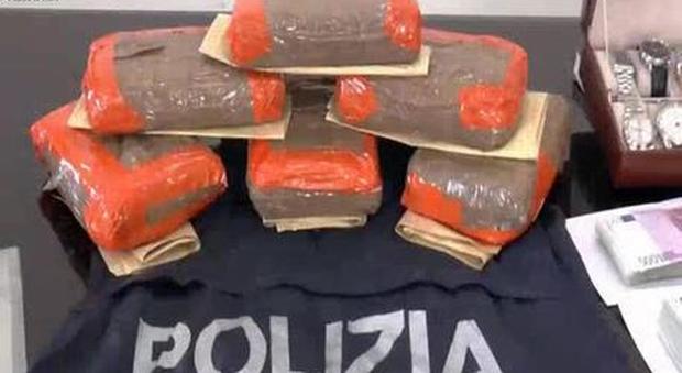 Traffico di eroina, arrestati dalla polizia quattro albanesi e kossovari