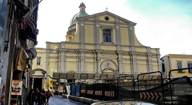 Napoli, «festini gay coi preti a pagamento»: l'accusatore conferma in Procura