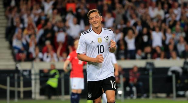 L'Inter accelera per Özil: il trequartista tedesco in arrivo già a gennaio?