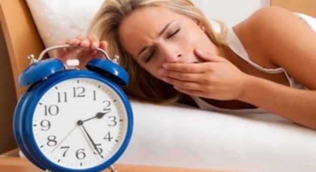 Dormi poco? Non solo stanchezza e stress: ecco i rischi per la salute