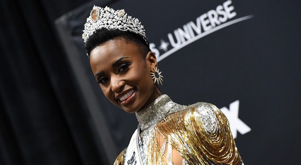 Miss Universo 2019 è la sudafricana Zozibini Tunzi: «Impariamo è la leadership»