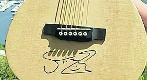 Sting, la chitarra a Nisida: «Promessa mantenuta»