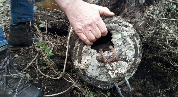 La bomba di aereo trovata durante uno scavo edile a Drenchia in centro abitato