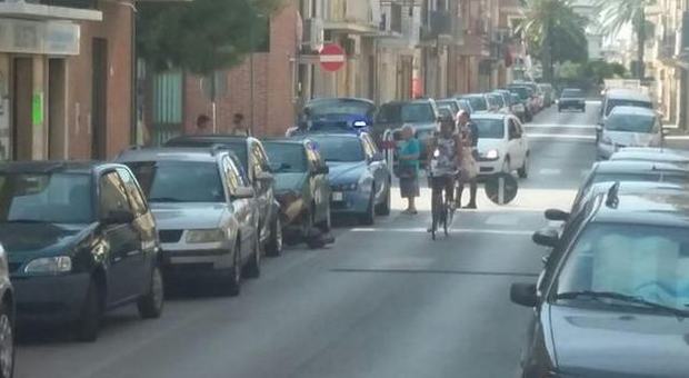 Porto Sant'Elpidio, cade con lo scooter Polizia fa l'alcol test a un giovane in auto
