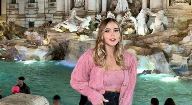 Valentina Ferragni alla Fontana di Trevi a Roma lancia la monetina: «Logorroica anche nello scegliere i desideri»