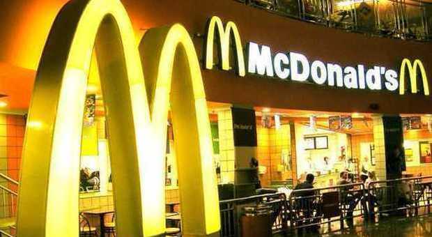 Firenze, spaccio di droga nel McDonald's della stazione: sospesa per sette giorni la licenza