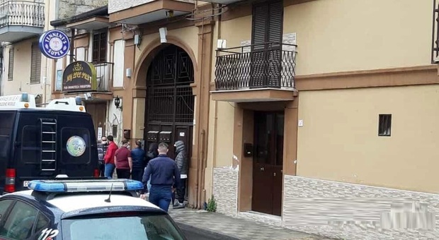Carabinieri sul posto dopo l'omicidio Tortora