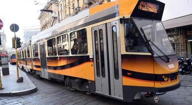 Milano: uomo di 45 anni travolto e ucciso dal tram