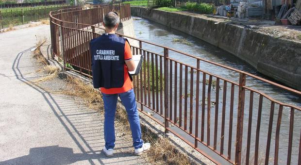 Sversamenti illeciti nel fiume Sarno, task force dei carabinieri: 12 denunce