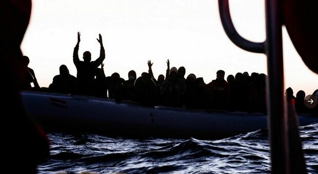 Migranti, a Lampedusa sbarcate 84 persone da un barcone arrivato sulla più grande delle Pelagie
