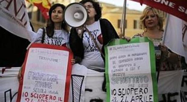San Benedetto, flash mob degli insegnanti contro la riforma della scuola