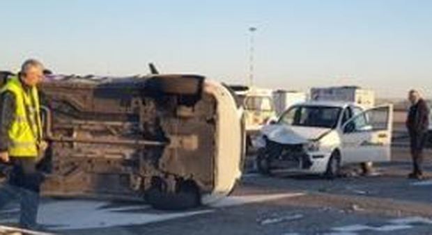 Aeroporto di Fiumicino, incidente in pista tra furgone e Panda: due feriti