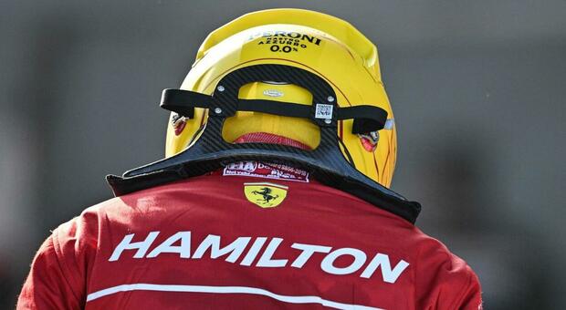 Il pilota della Ferrari Lewis Hamilton