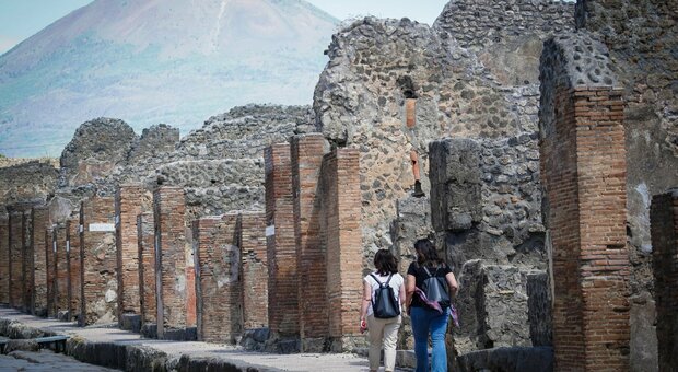 Coppia gay offesa agli scavi di Pompei. Denuncia associazioni, responsabile un dipendente del Parco